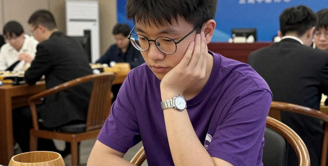 ChessBase Magazine #225: 27 ván cờ ngắn, 10 bài khai cuộc và giới hạn của niềm tin