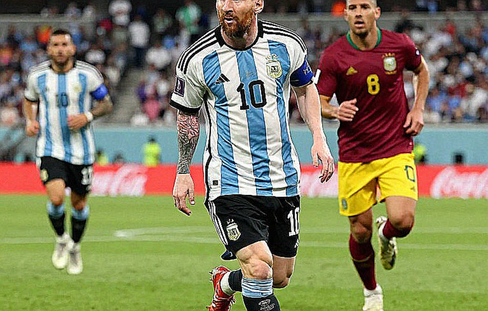 Ronaldo ngồi dự bị ở Nations League: khi thẩm quyền phòng thay đồ được tuyên bố công khai Ronaldo ngồi dự bị ở Nations League: khi thẩm quyền phòng thay đồ được tuyên bố công khai