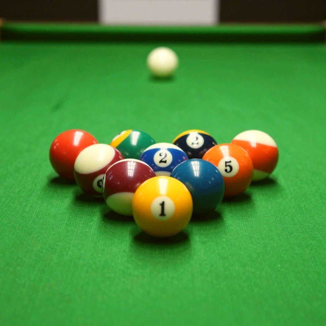 English Open: Williams lật ngược từ 5-1, Carter hạ Ding 6-2 — chung kết của hai tay cơ 47 và 51 tuổi