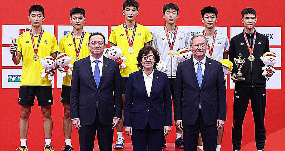 Alwi Farhan Spars with Momota in Tokyo: What One Training Session Does Not Say Before Asian Games 2026 Alwi Farhan Spars with Momota in Tokyo: What One Training Session Does Not Say Before Asian Games 2026