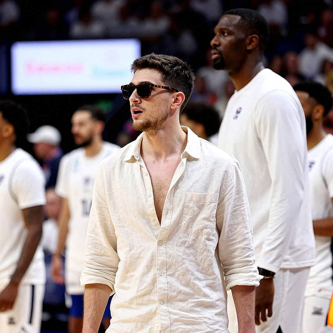 Fenerbahce, Baldwin và Larkin: Canh bạc hai tay cầm bóng trước thềm EuroLeague Fenerbahce, Baldwin và Larkin: Canh bạc hai tay cầm bóng trước thềm EuroLeague