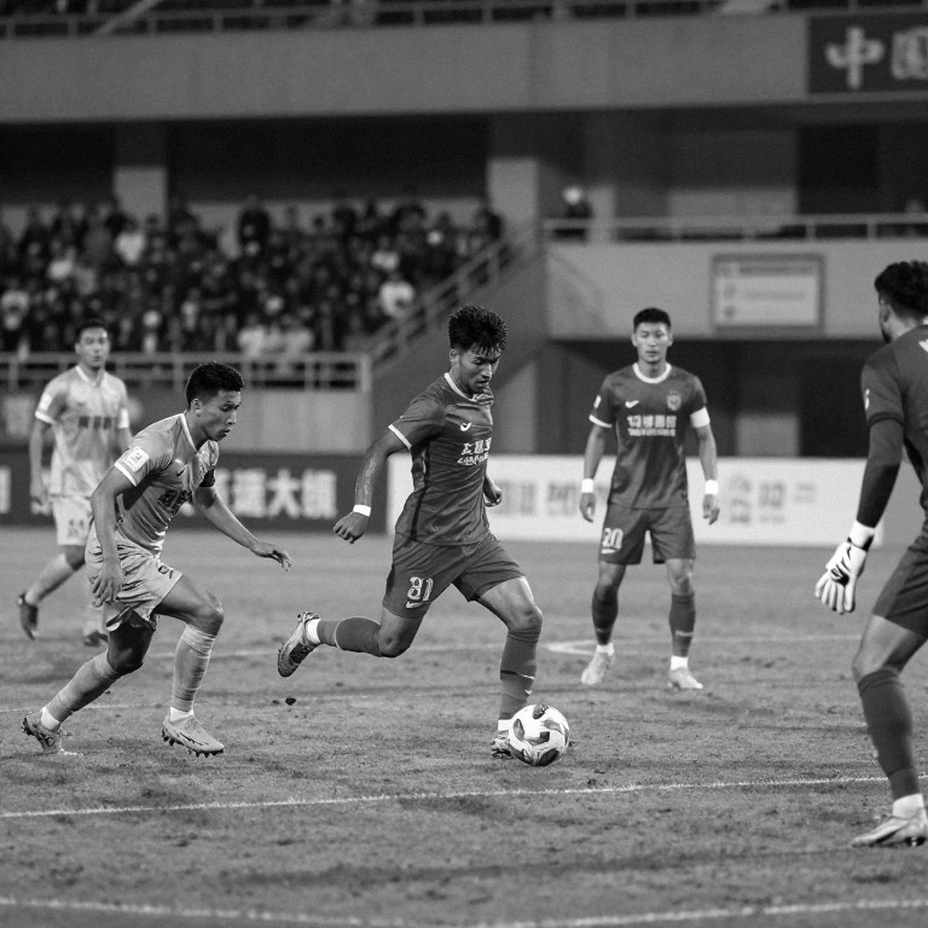 Cannavaro khen Salah ở thể điều kiện, còn trang tin thì viết sai câu lạc bộ của anh