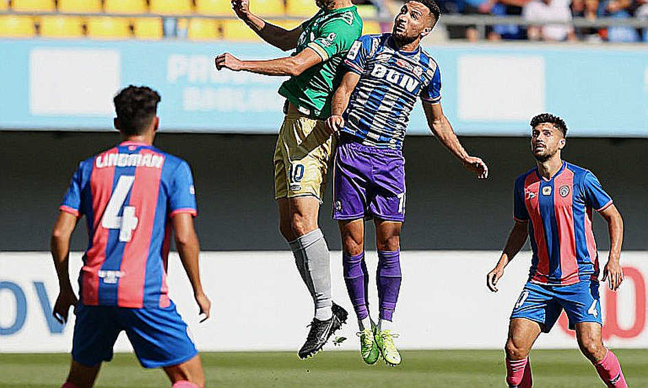 Nhịp chạy của V.League 1: pressing, chấn thương và cái giá của một mùa giải dày