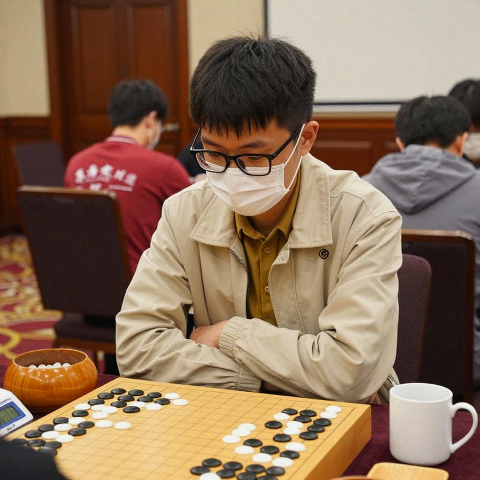 Capablanca trên bìa, King's Indian bên trong: 9...a5 và lỗ hổng dữ liệu của làng xuất bản cờ vua