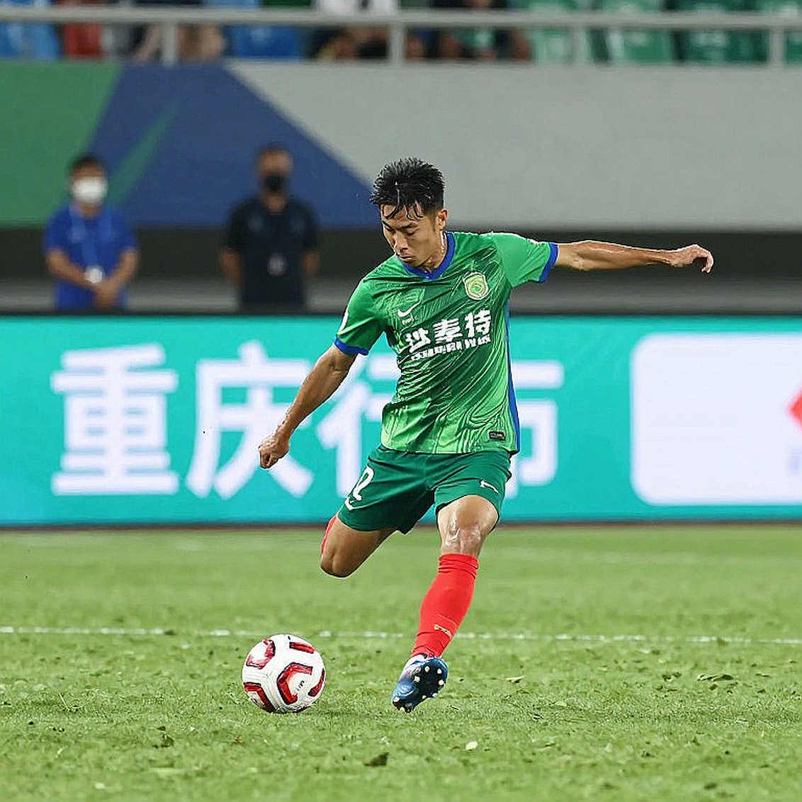 Chuyển nhượng V.League: Điều khoản giải phóng và cái giá thật của cầu thủ trẻ