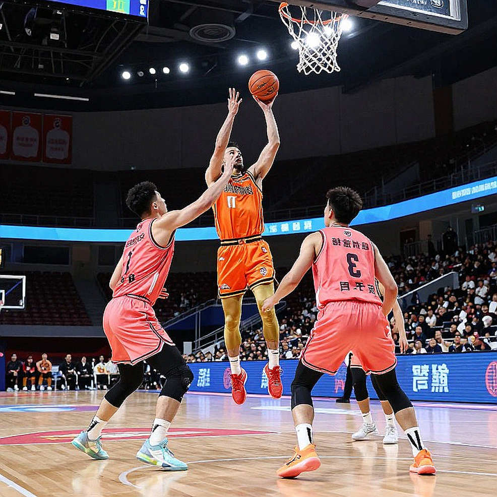 Transfers in a Major-Tournament Cycle: What Really Sets a Player's Price Transfers in a Major-Tournament Cycle: What Really Sets a Player's Price