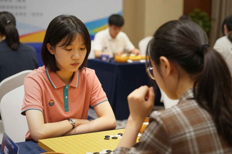 Khi AI san phẳng tấm bản đồ: Carlsen, 15 năm ngôi số một và khoảng cách 20 lần