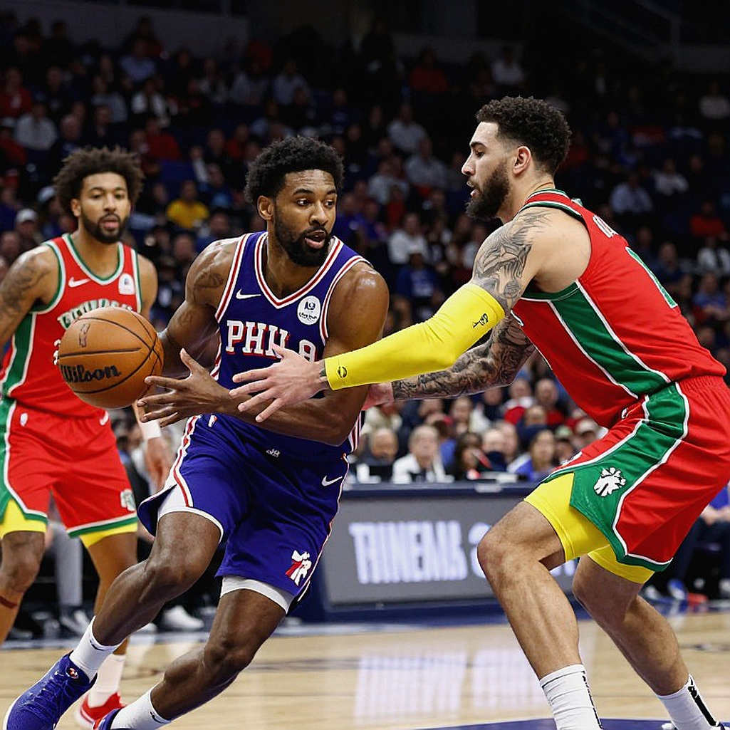 San Miguel thắng ngược Phoenix 94-89: 30 điểm của Lassiter là tín hiệu thật hay chỉ là ánh đèn flash trong trận đấu thực dụng?