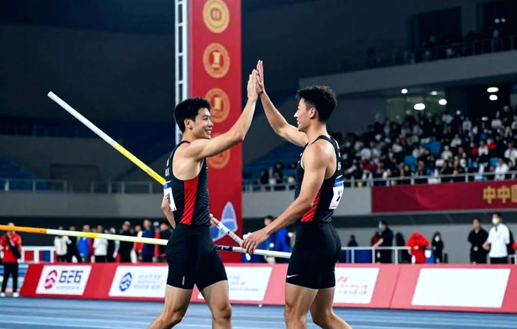Bóng đá nữ Việt Nam: đọc vị một mùa giải thường niên qua pressing, thể lực và những khoảng lặng không ai ghi hình Bóng đá nữ Việt Nam: đọc vị một mùa giải thường niên qua pressing, thể lực và những khoảng lặng không ai ghi hình