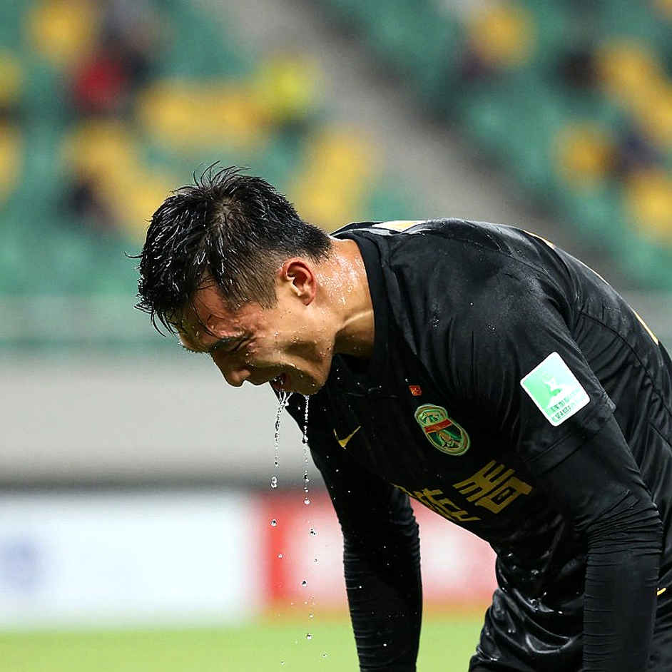 Việt Nam ngược dòng thắng Pakistan 4-2 tại Jakarta: hiệp hai bùng nổ và vết nứt phòng ngự chưa lành Việt Nam ngược dòng thắng Pakistan 4-2 tại Jakarta: hiệp hai bùng nổ và vết nứt phòng ngự chưa lành
